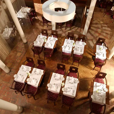 Western Premier Stokkum 4*