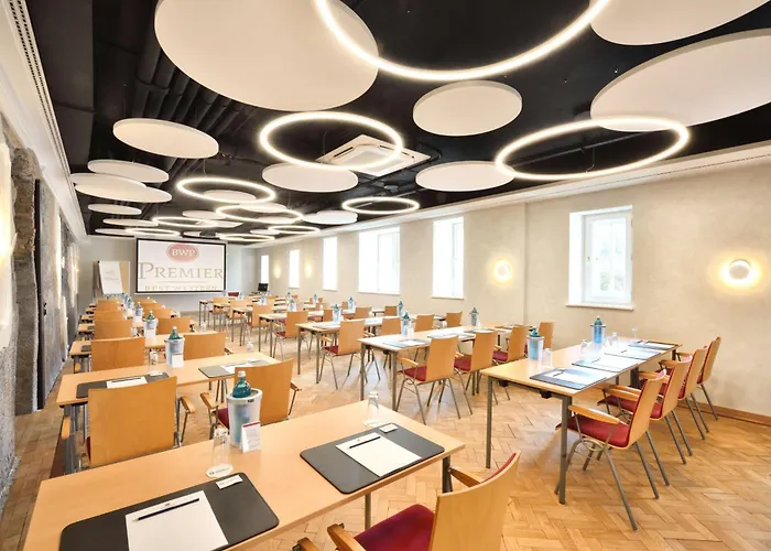 Hotel Western Premier Stokkum 4*