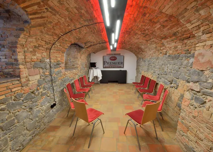 Western Premier Stokkum 4*