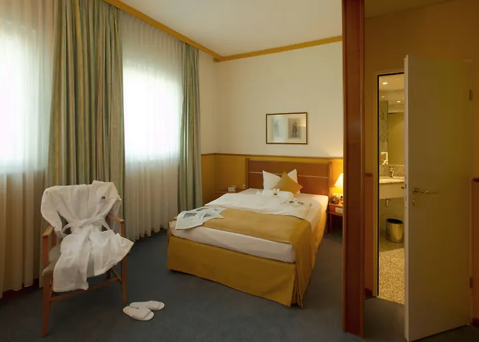 Western Premier Stokkum 4* Hanau